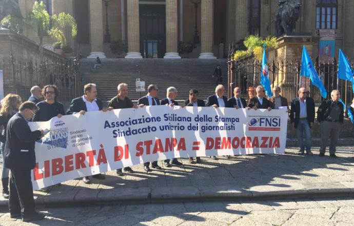 Attacco alla stampa, flash mob a Palermo in difesa di libertà e democrazia