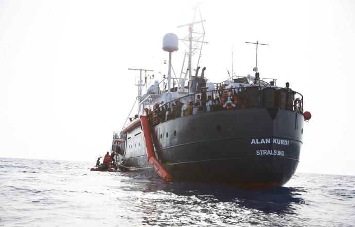 Migranti, Alan Kurdi al largo di Lampedusa. Salvini: «Se entra in Italia, ce la prendiamo»