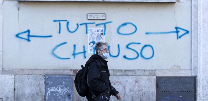 An inscription on a wall in the capital says "all closed", postponing the thought to the time of the Coronavirus in Rome, Italy, 8 March 2020. The Italian authorities have taken the drastic measure of shutting off the entire northern Italian region of Lombardy home to about 16 million people in a bid to halt the ongoing coronavirus epidemic in the Mediterranean country. The number of confirmed cases of the COVID-19 disease caused by the SARS-CoV-2 coronavirus in Italy has jumped up to at least 5,883, while the death toll has surpassed 230, making Italy the nation with the third-highest number of infections (behind China and South Korea) and the second-highest death toll after China.
ANSA/Massimo Percossi