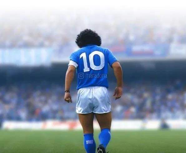 Addio a Maradona, il più grande calciatore di tutti i tempi