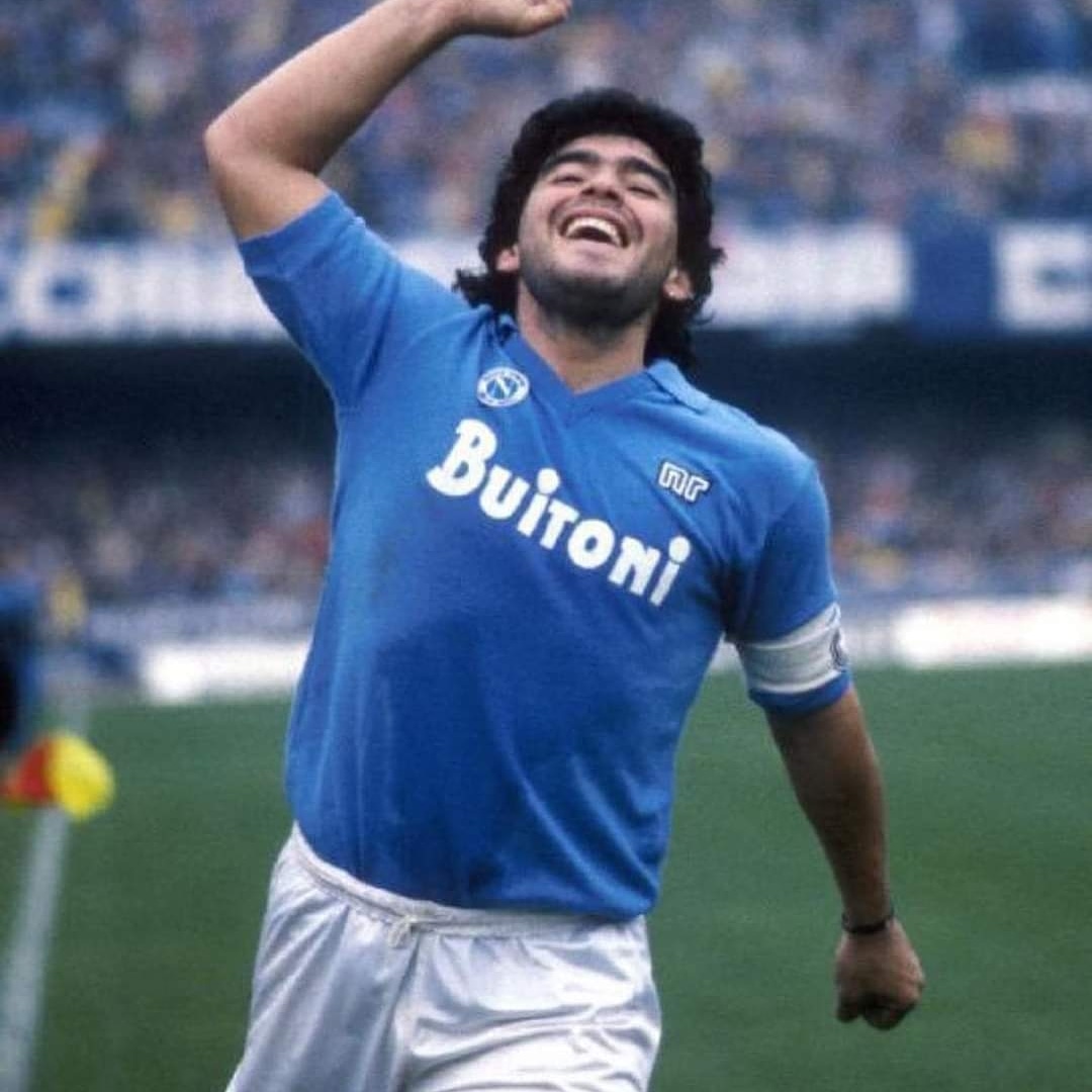In Argentina tre giorni di lutto nazionale per Maradona. Al Jardin de Bella Vista’. L’ultimo saluto al cimitero di familiari e amici