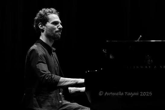 Textures di Seby Burgio è il nuovo spettacolo della rassegna “Jazz e Swing della Mab eventi”